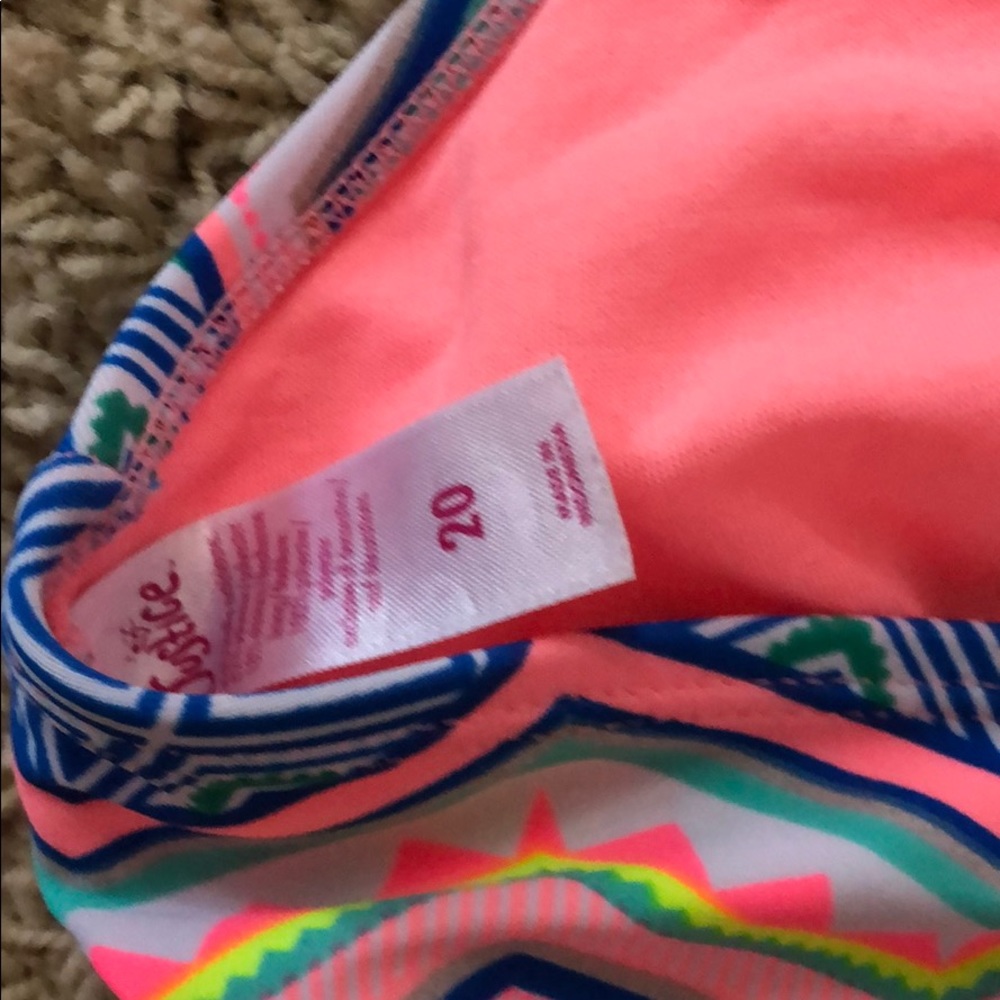 3 bathing suits - Picture 4 of 10